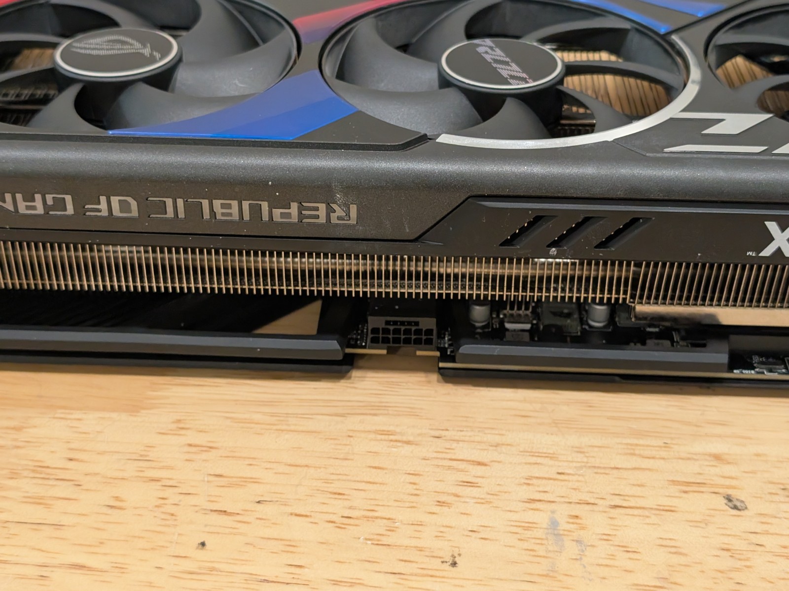 BH OFFER ASUS ROG Strix GeForc - Thunderbolt 4 External Gpu Enclosure 评论和价格